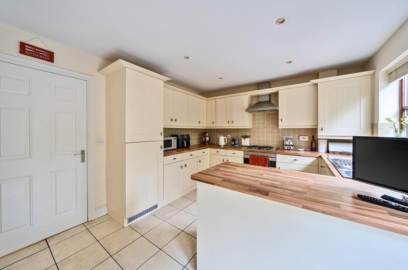 Parc Y Felin, Sketty, Swansea, SA2 8BN